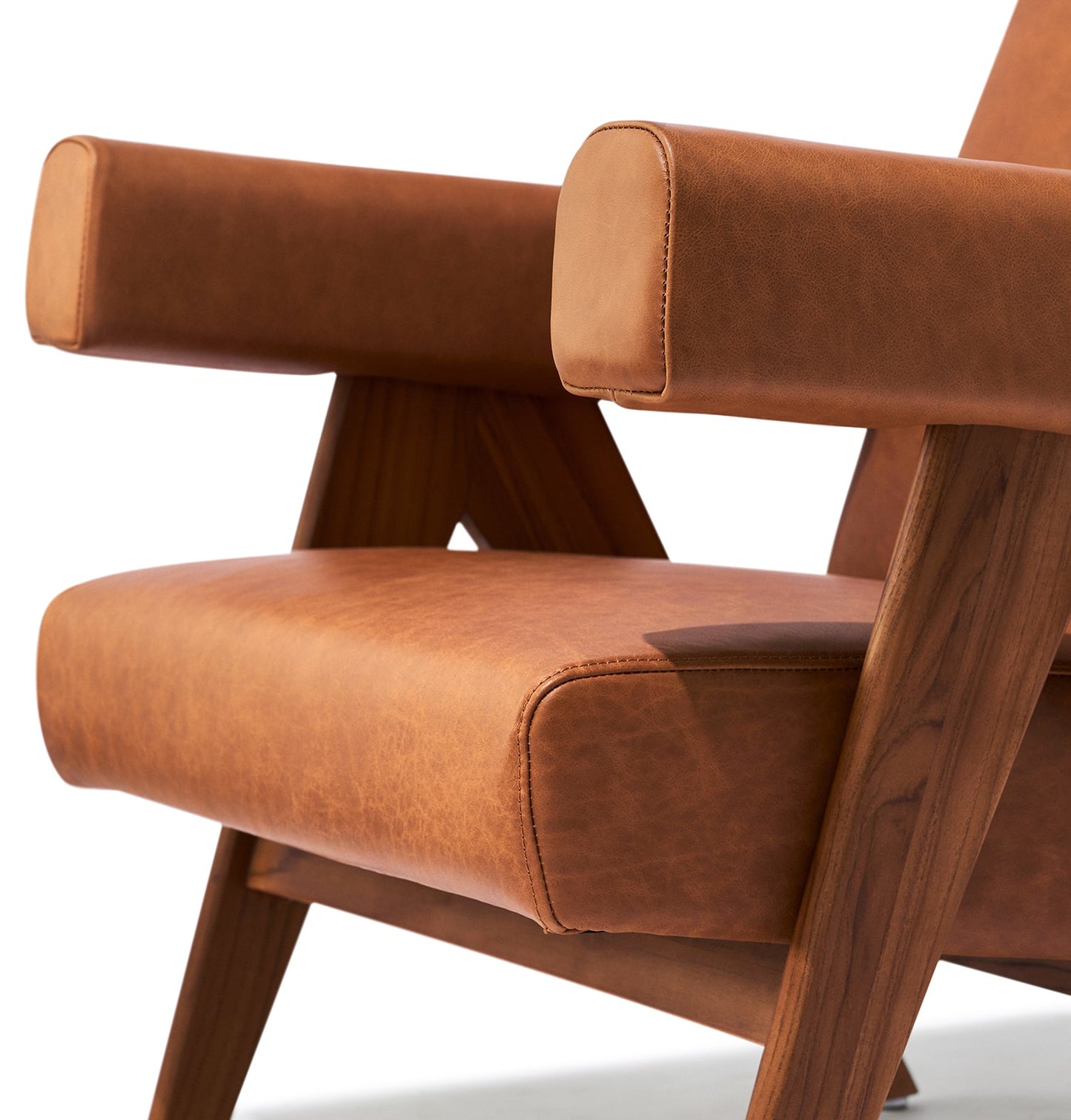 Débora Lounge Chair - Walnut & Caramel Leather